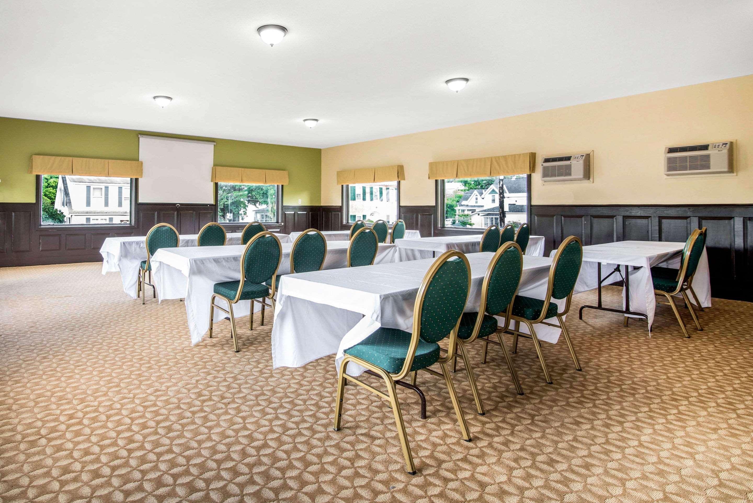Quality Inn Barre-Montpelier Exterior photo