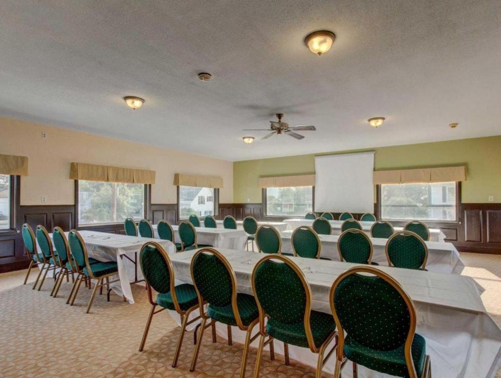 Quality Inn Barre-Montpelier Exterior photo