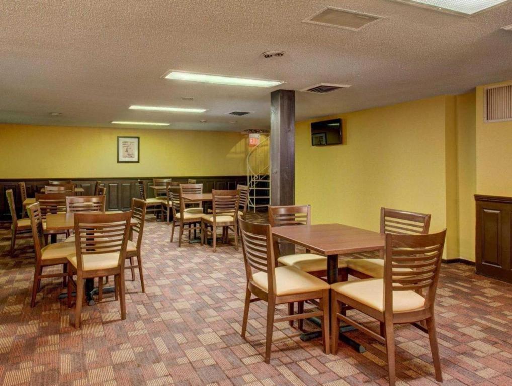 Quality Inn Barre-Montpelier Exterior photo