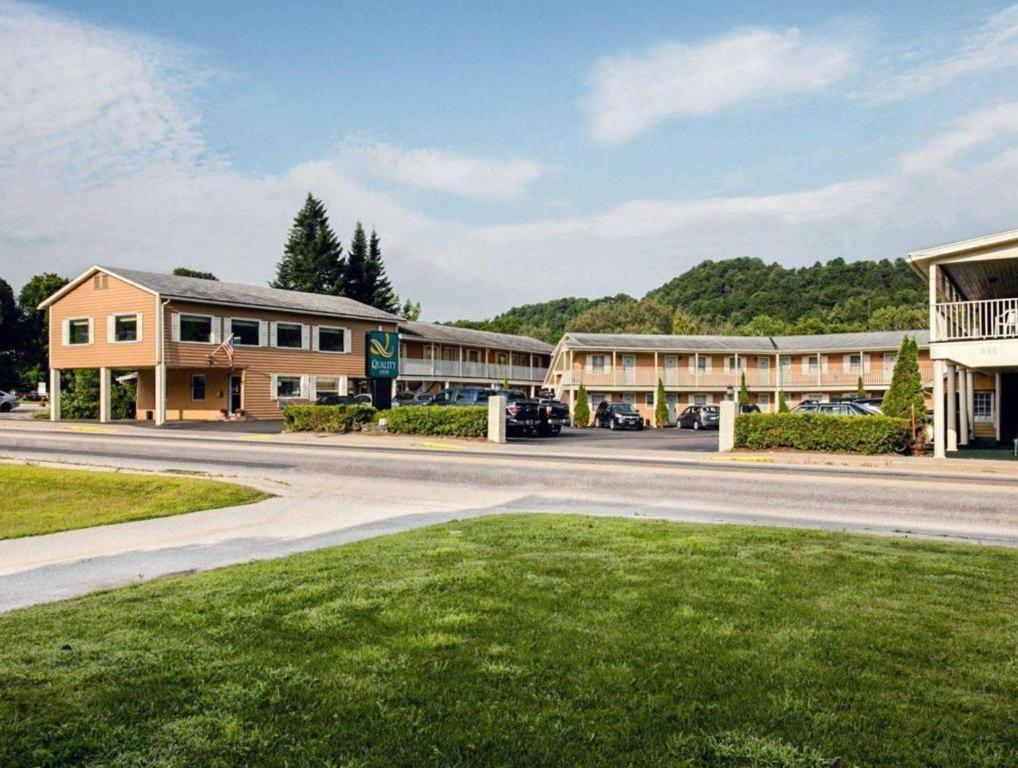 Quality Inn Barre-Montpelier Exterior photo