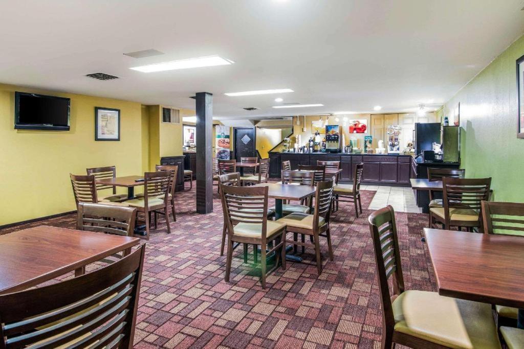 Quality Inn Barre-Montpelier Exterior photo