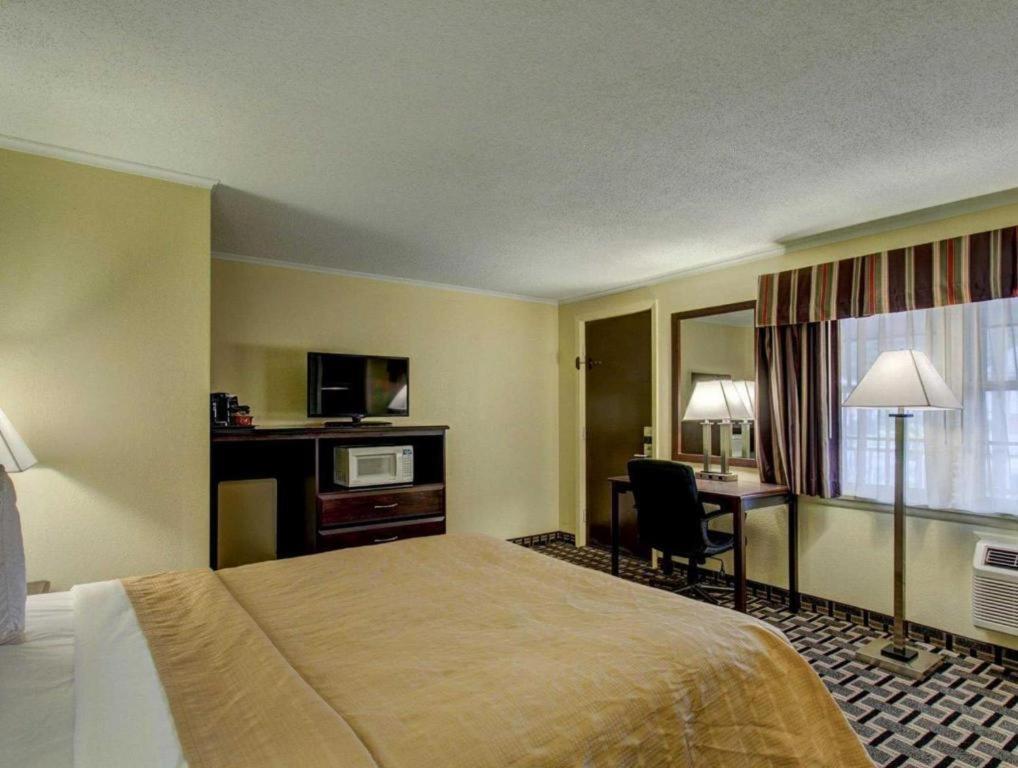Quality Inn Barre-Montpelier Exterior photo